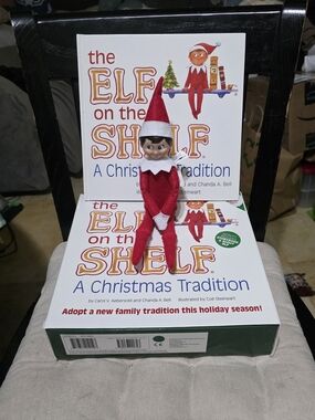 ELF Red and White Classic Elf on the Shelf Doll Used Good Conditions